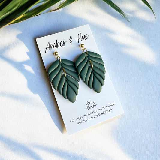 Heavenly Dangle Earrings in Green